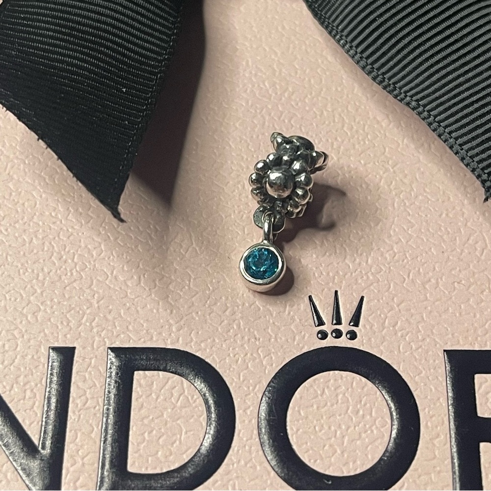 Pandora Daisy Dangle Charm